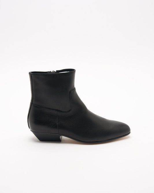 Image of Boots. Productname: Walnut Melbourne Iris Leather Boot in Black colour by brand - Walnut Melbourne