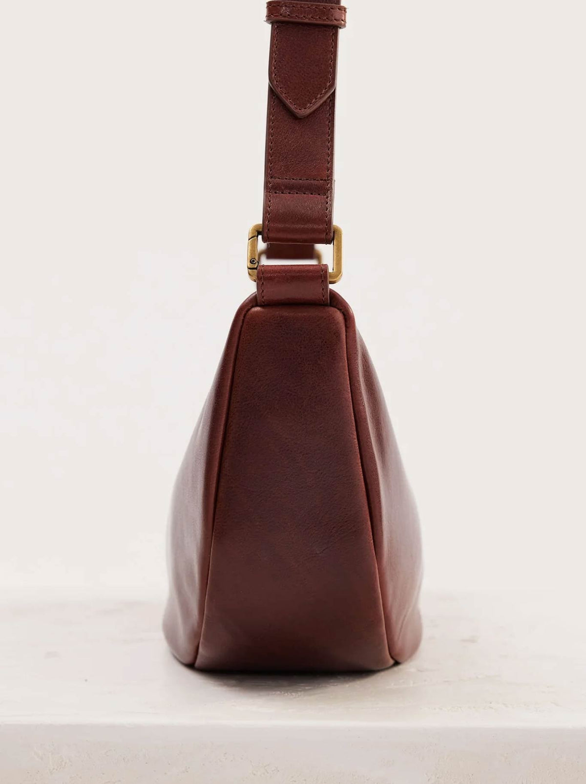 JUJU & CO CRESCENT SLING BAG (Maple)