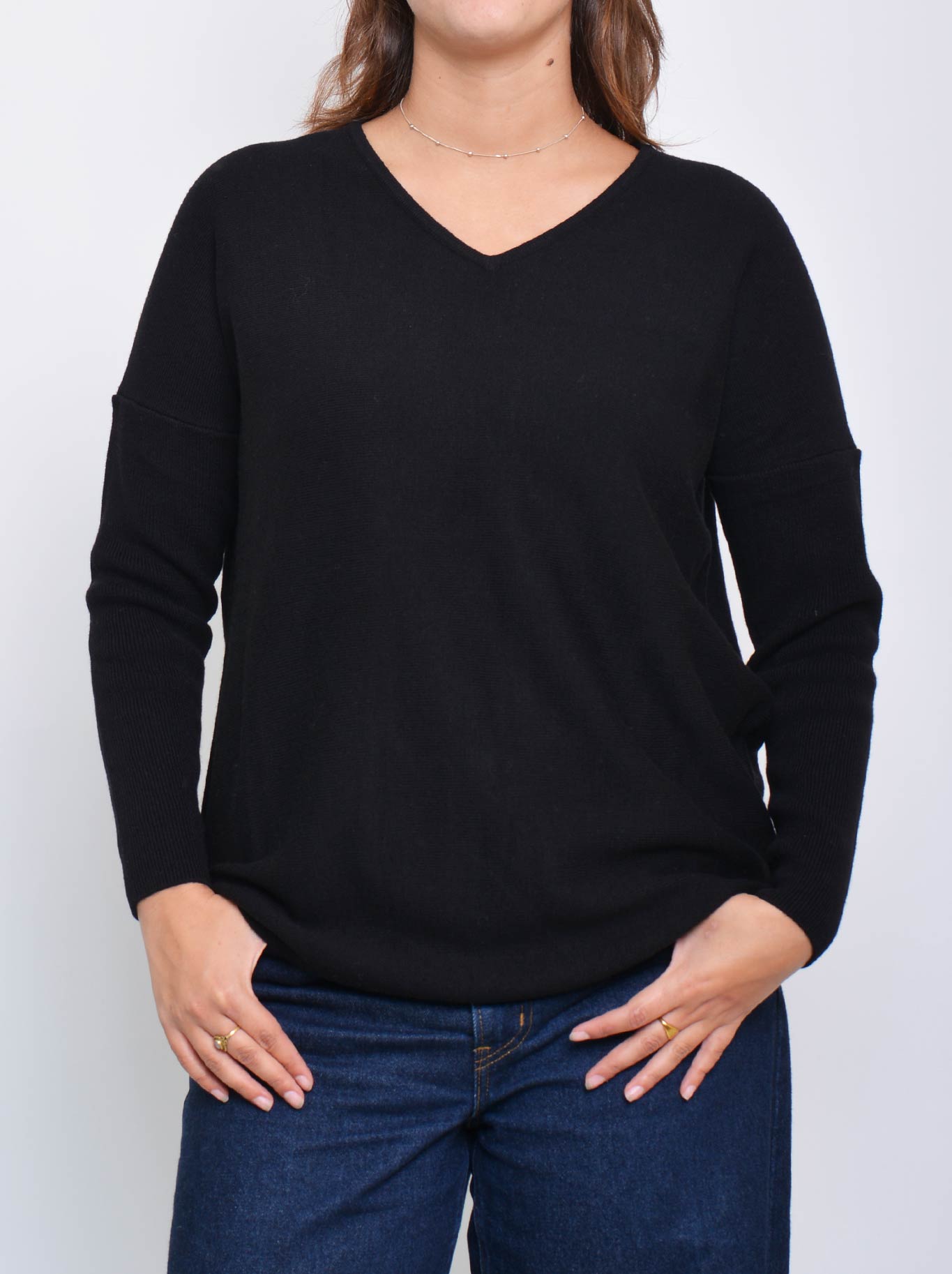 JAMES MELBOURNE CURVED HEM VEE NECK (Denim)