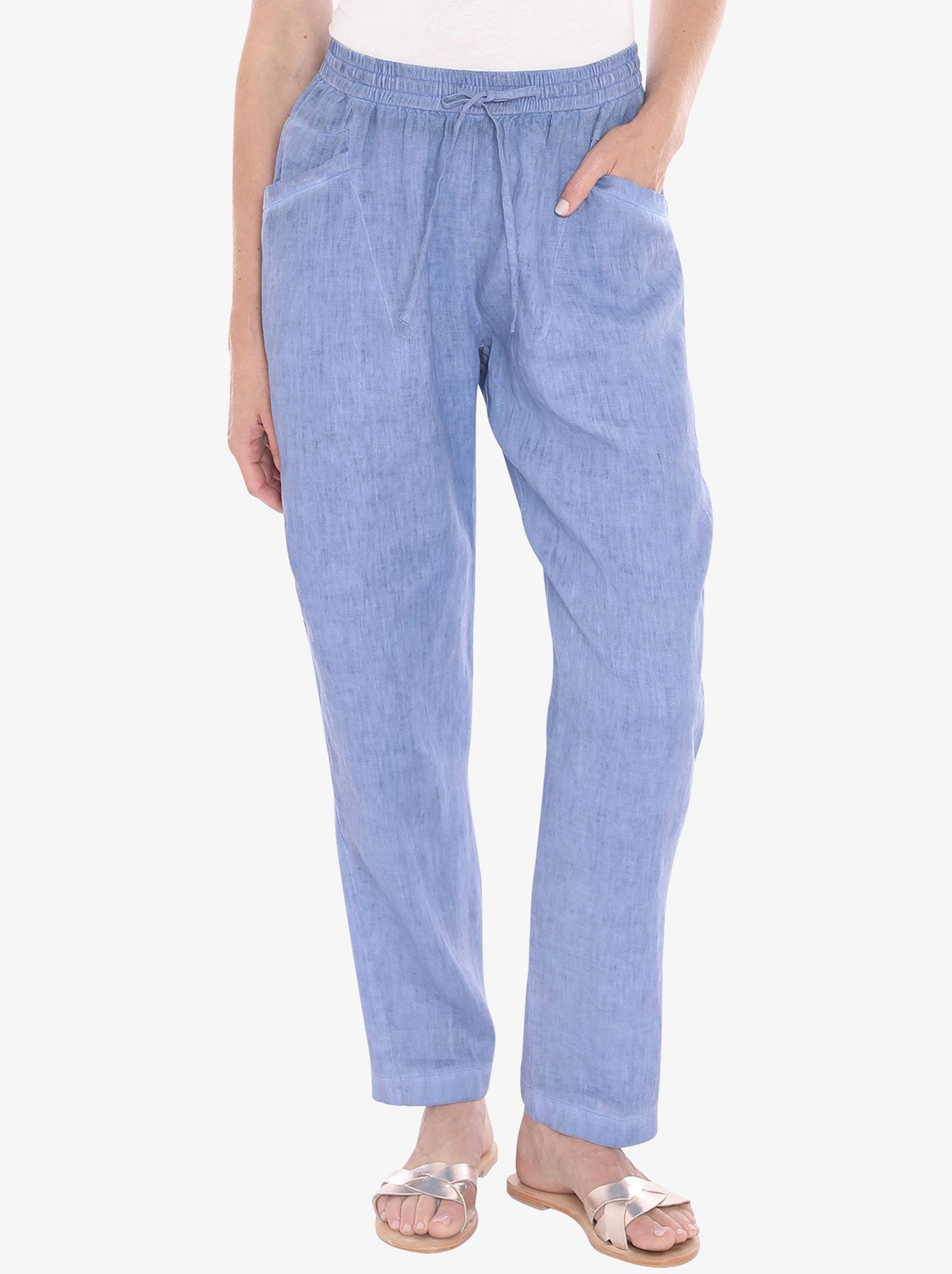 Image of a model wearing Pants. Productname: JUMP PIGMENT PANT in Coast colour by brand - Jump