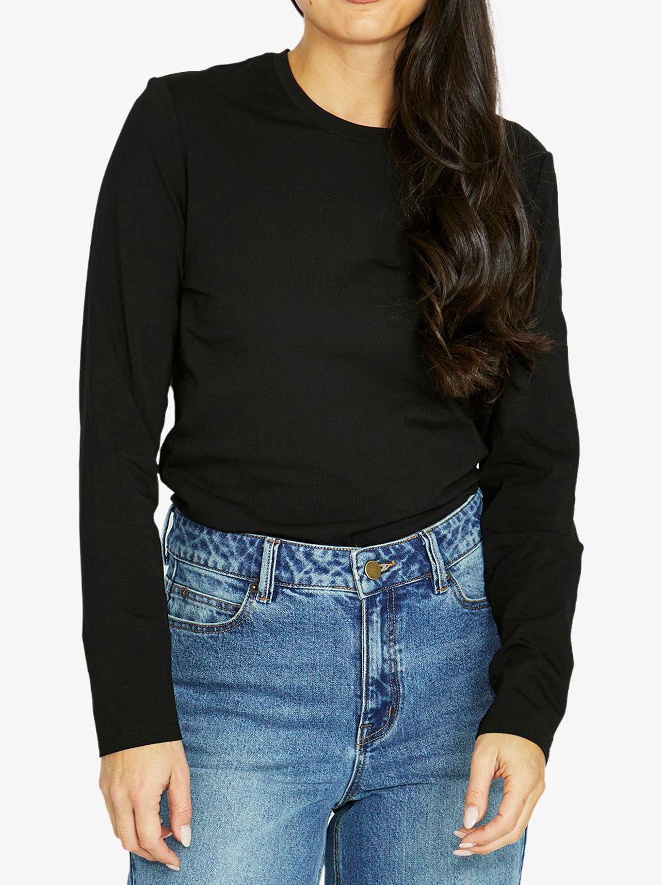 Image of a model wearing Tops. Productname: JUMP CORE CREW LONG SLEEVE TEE in Black colour by brand - Jump