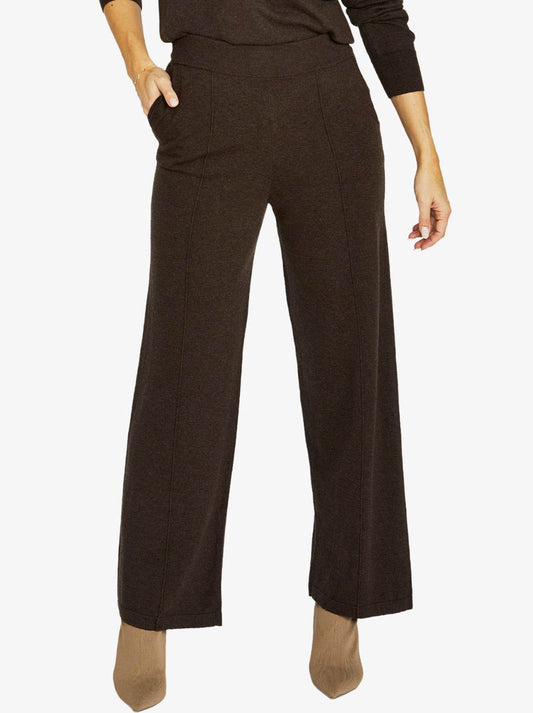 Image of a model wearing Pants. Productname: JUMP SEAM DETAIL KNIT PANT in Dark Chocolate colour by brand - Jump