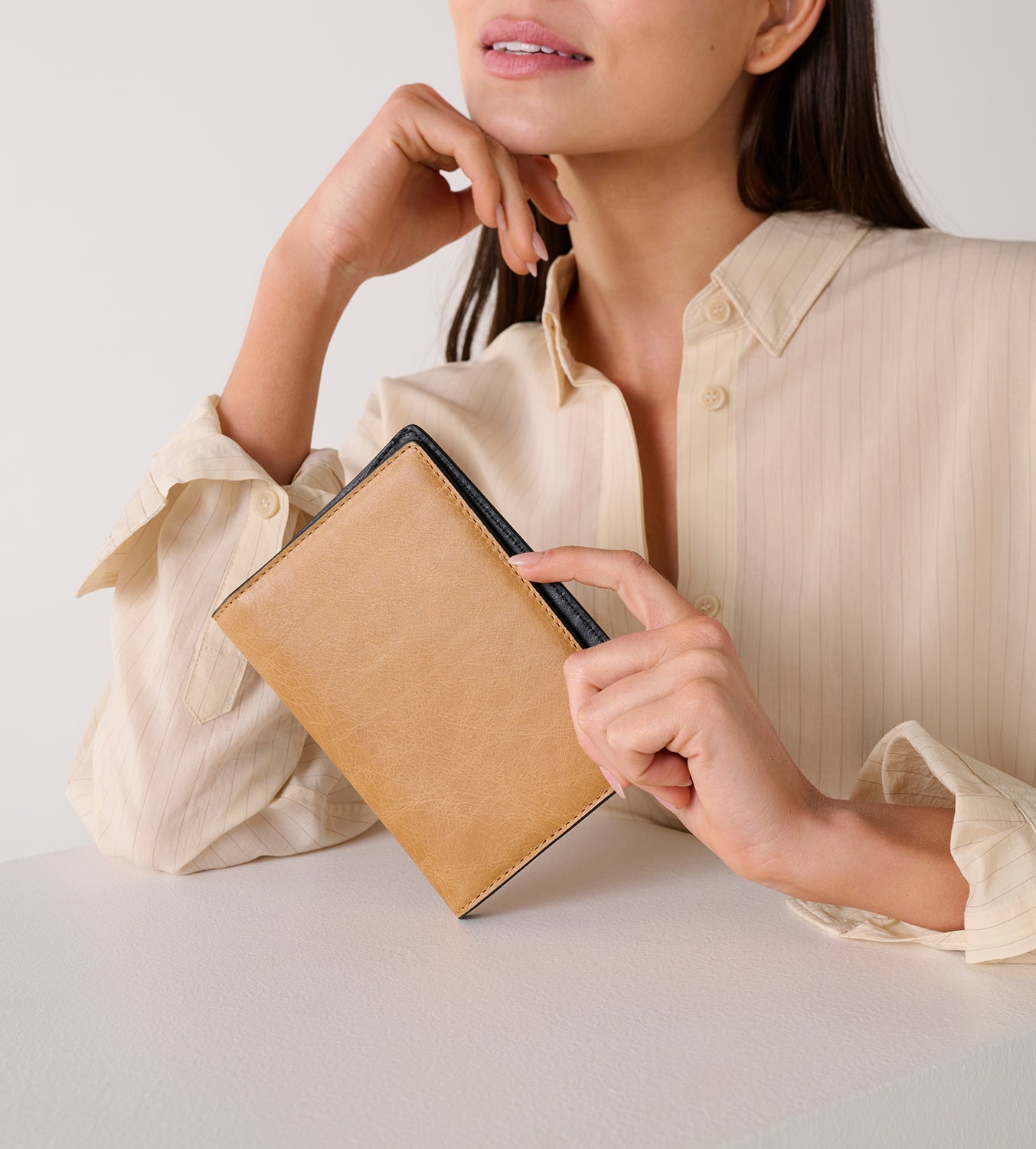 KINNON BY ROMY PASSPORT HOLDER (Biscotto)