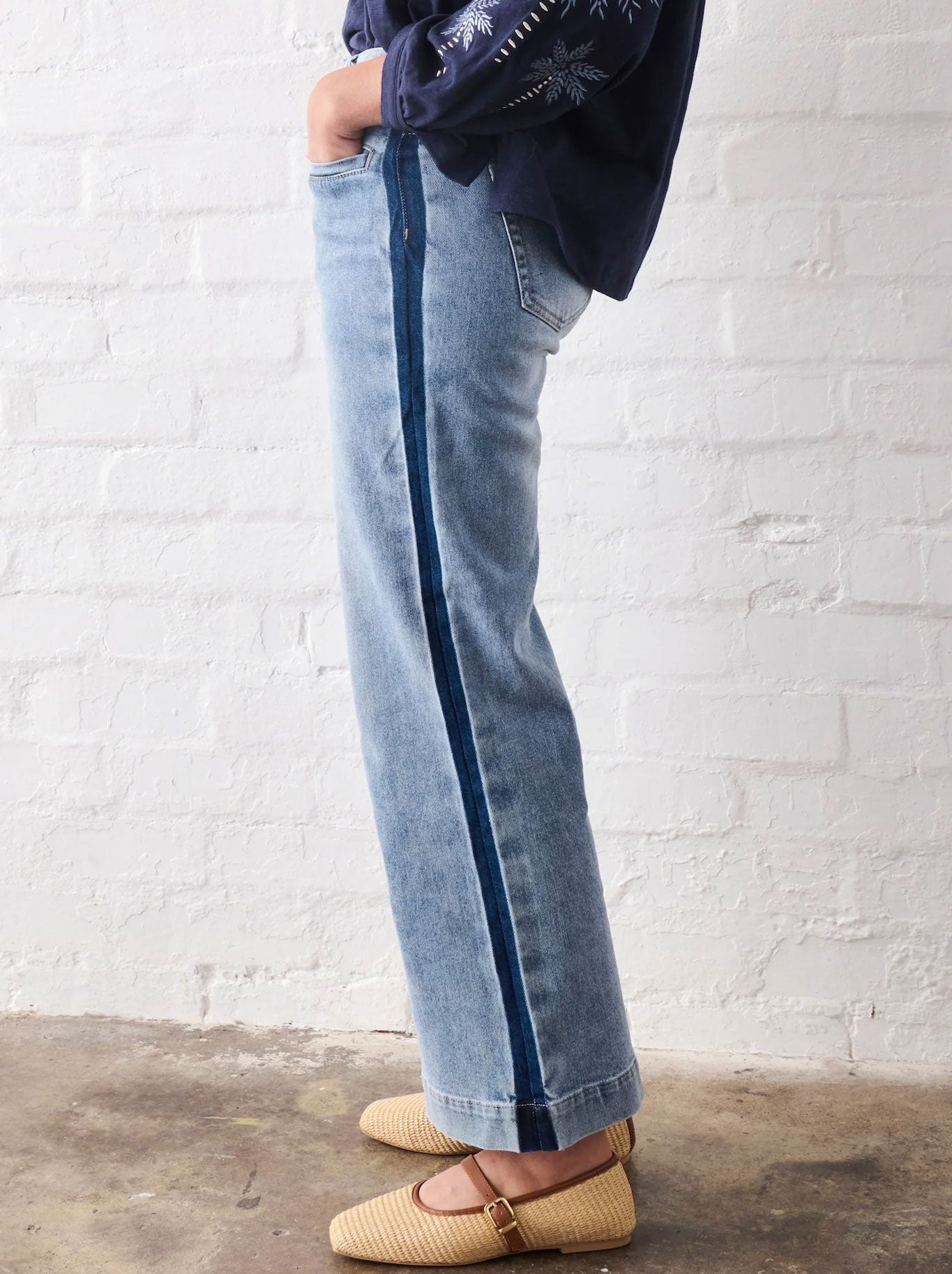 KIREINA FREYA SIDE PANEL JEANS (Waterfall)