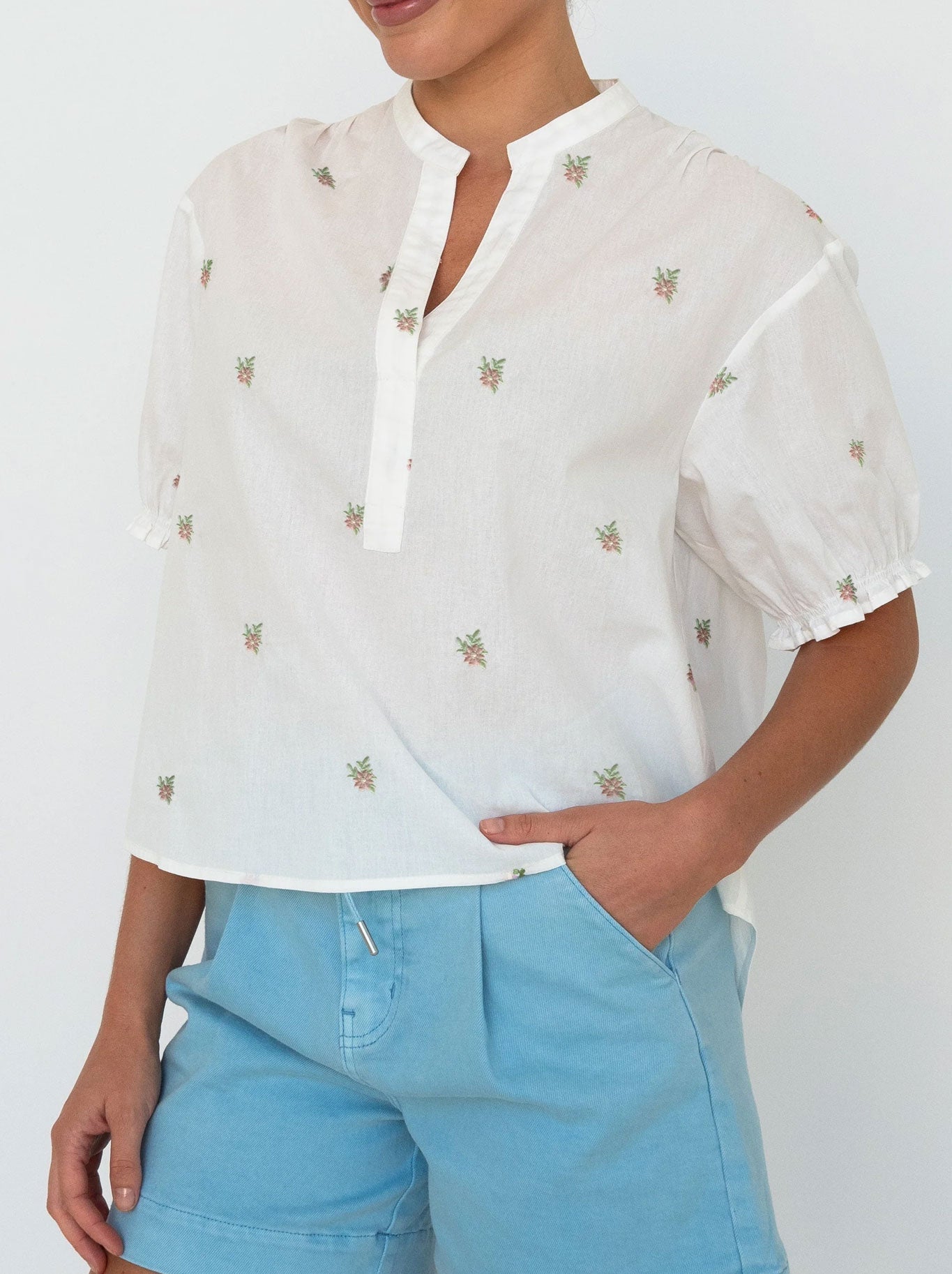 Kireina Mariana Shirt (White Floral)