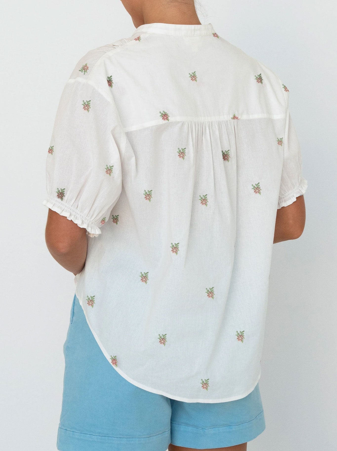 Kireina Mariana Shirt (White Floral)
