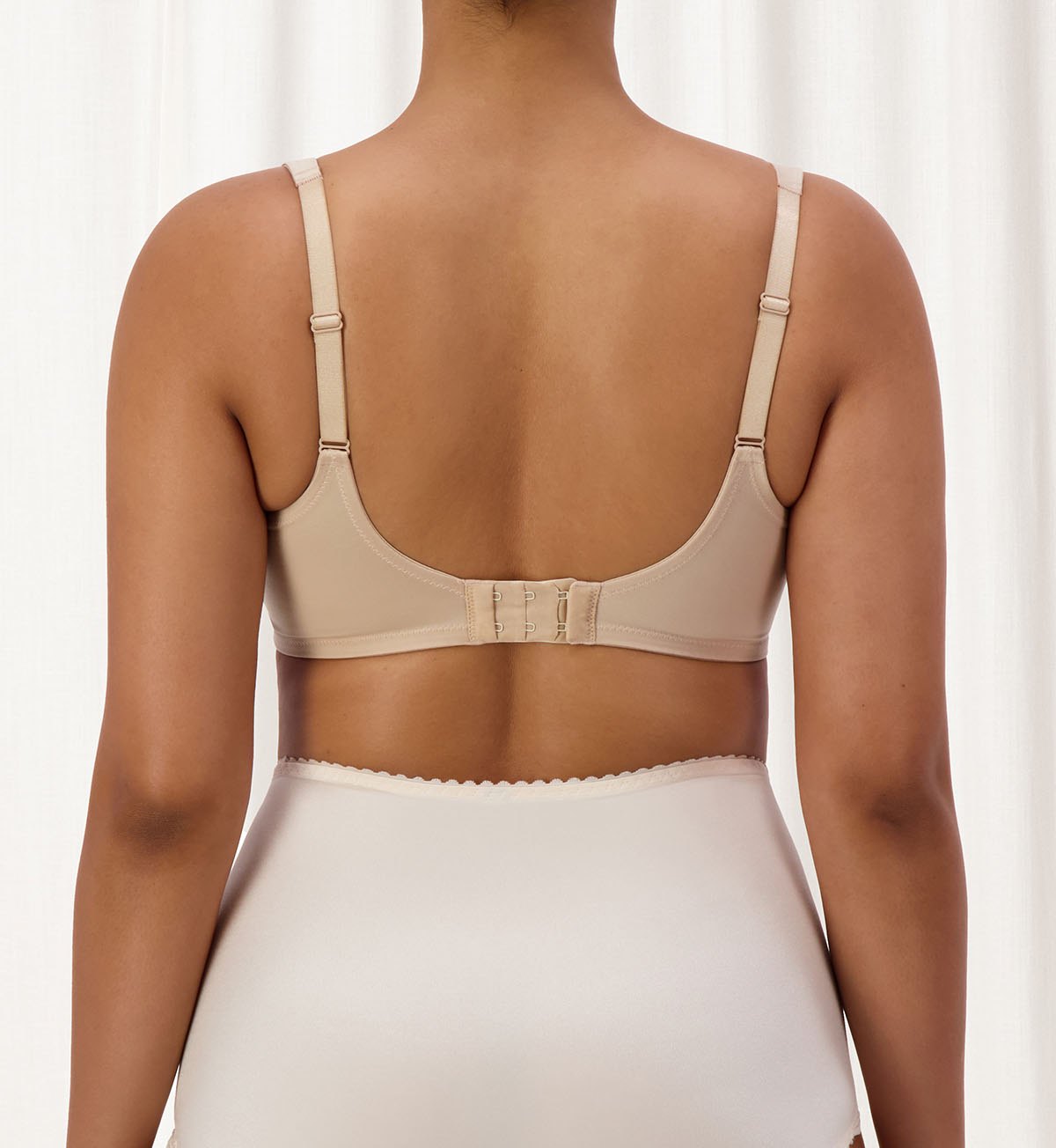 Triumph Lacy Wirefree Minimiser (New Beige)