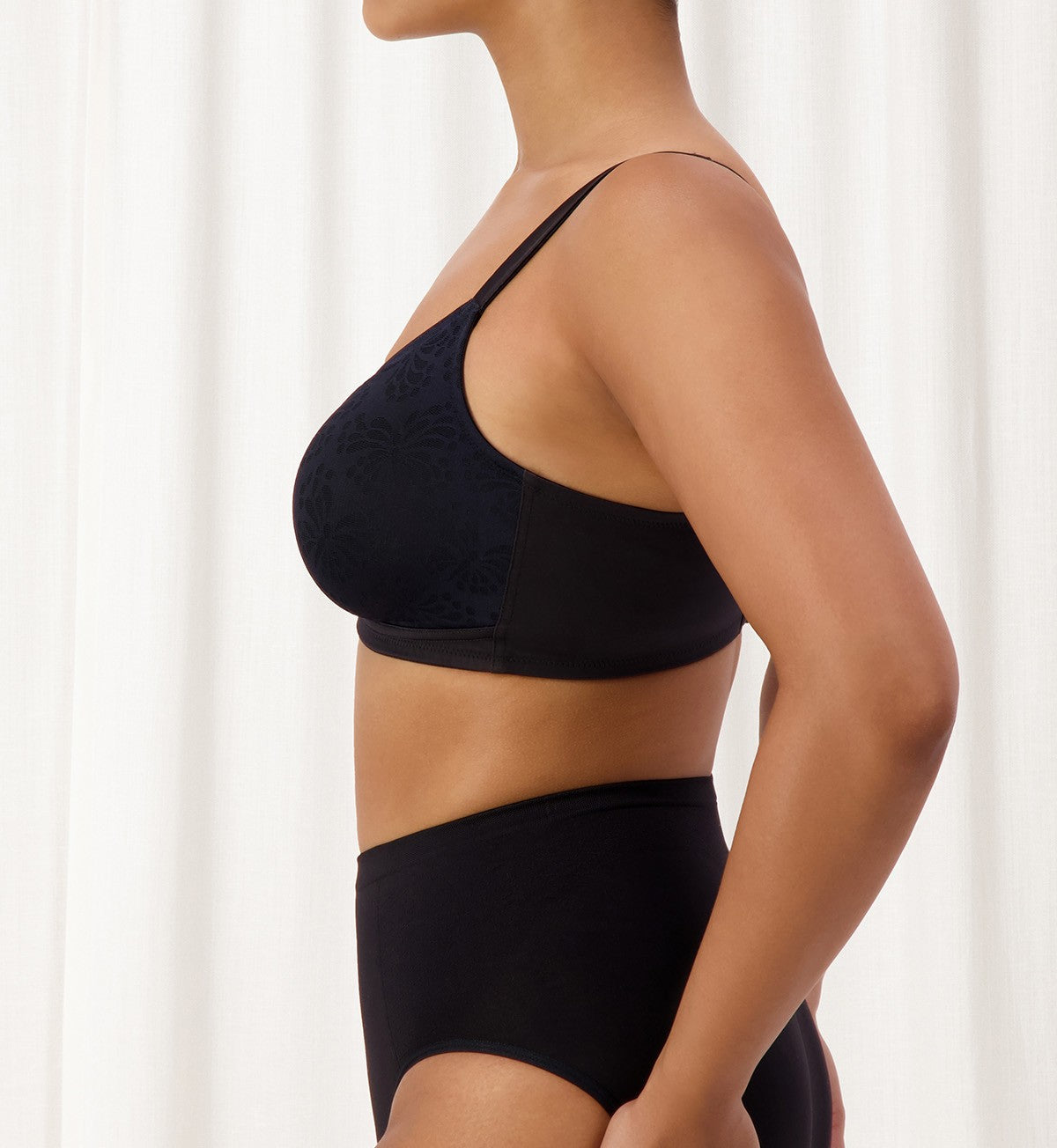 Triumph Lacy Wirefree Minimiser (Black)