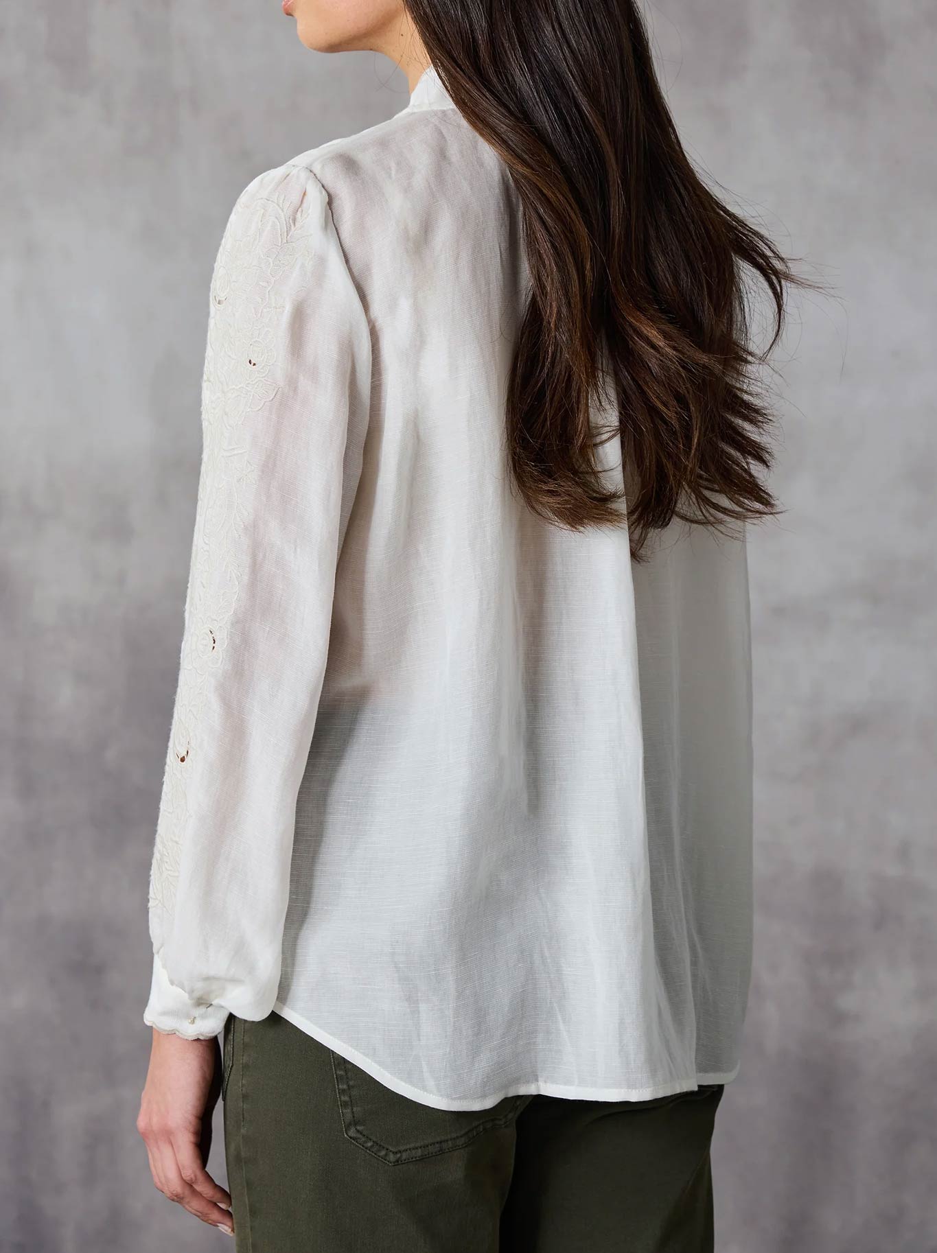 LANIA THE LABEL DASH SHIRT (Off White)