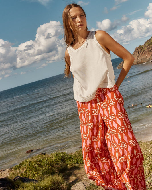 Image of a model wearing Pants. Productname: Betty Basics Copacabana Relax Pant Sardinia Geo Print in Sardinia Geo Print colour by brand - Betty Basics