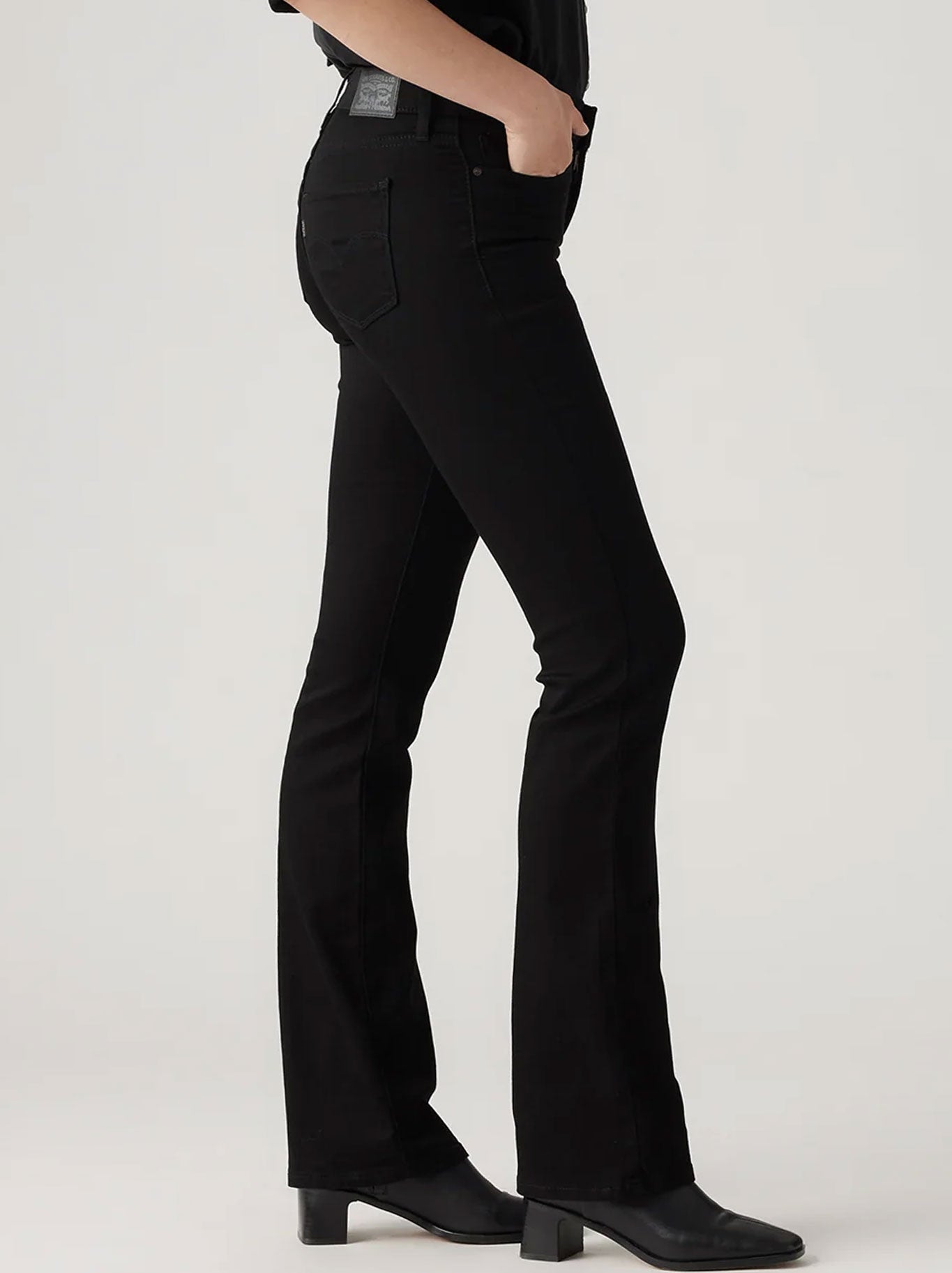 LEVI'S 315 SHAPING BOOTCUT JEAN (Soft Black)