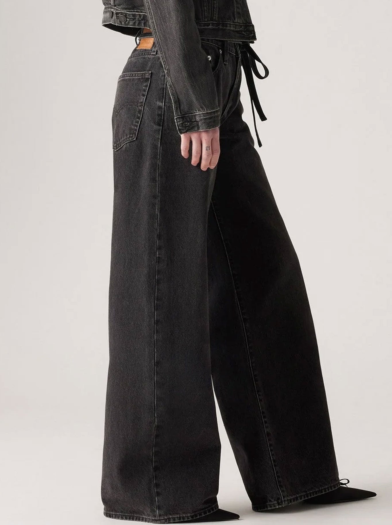 LEVI'S XL STRAIGHT JEAN (Influential Lady)