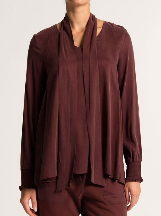 Image of a model wearing Outerwear. Productname: LOUNGE THE LABEL NEGANO TUNIC in Merlot colour by brand - Lounge