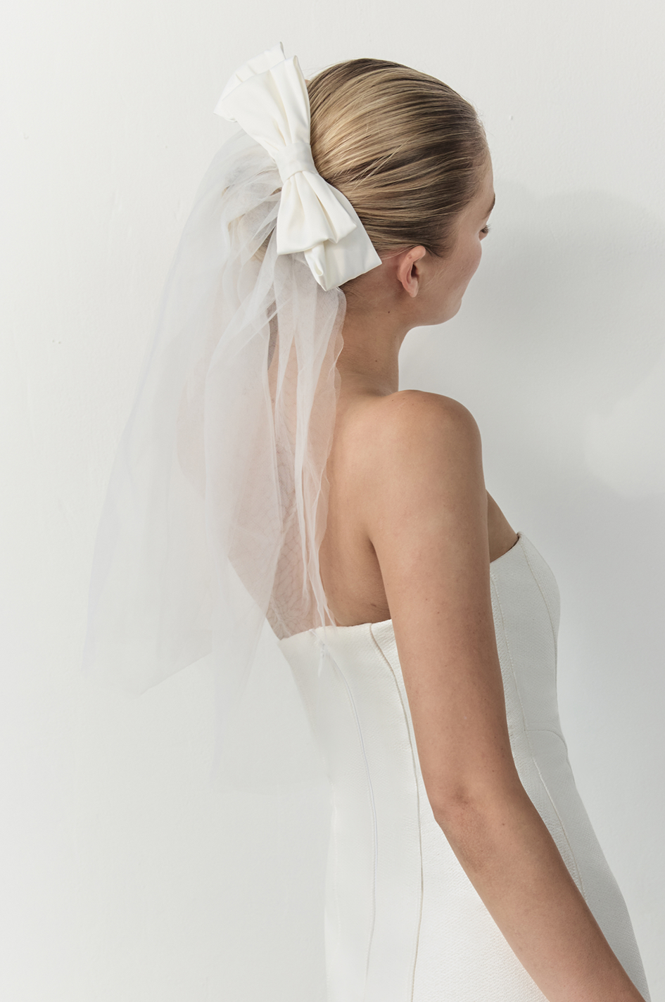 Image of Accessories. Product name - Marilyn Mini Veil in White colour by brand - MANNING CARTELL