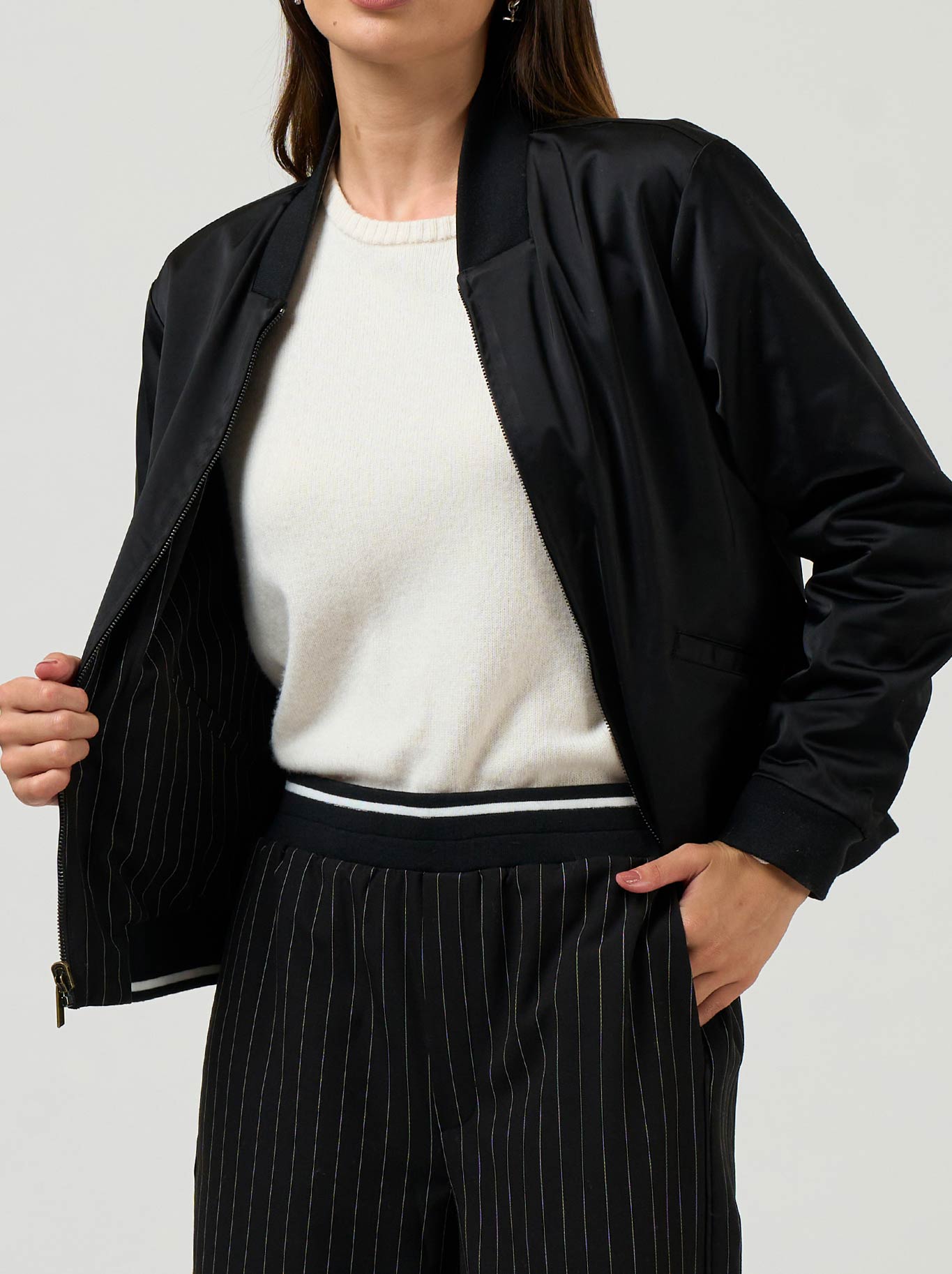 MADLY SWEETLY TRAX JACKET (Black)