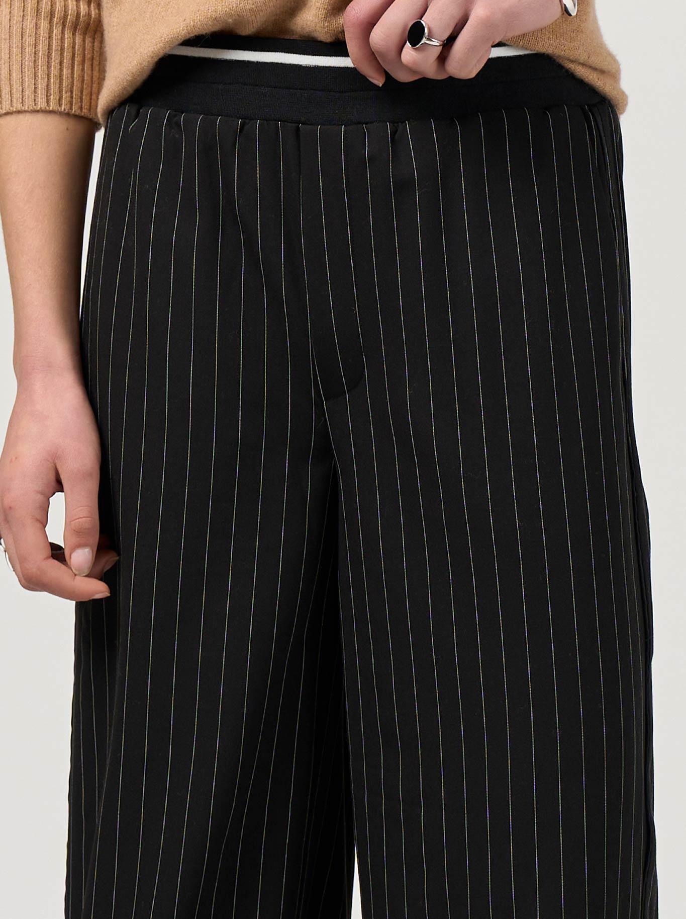 MADLY SWEETLY TRAX PANT (Black)
