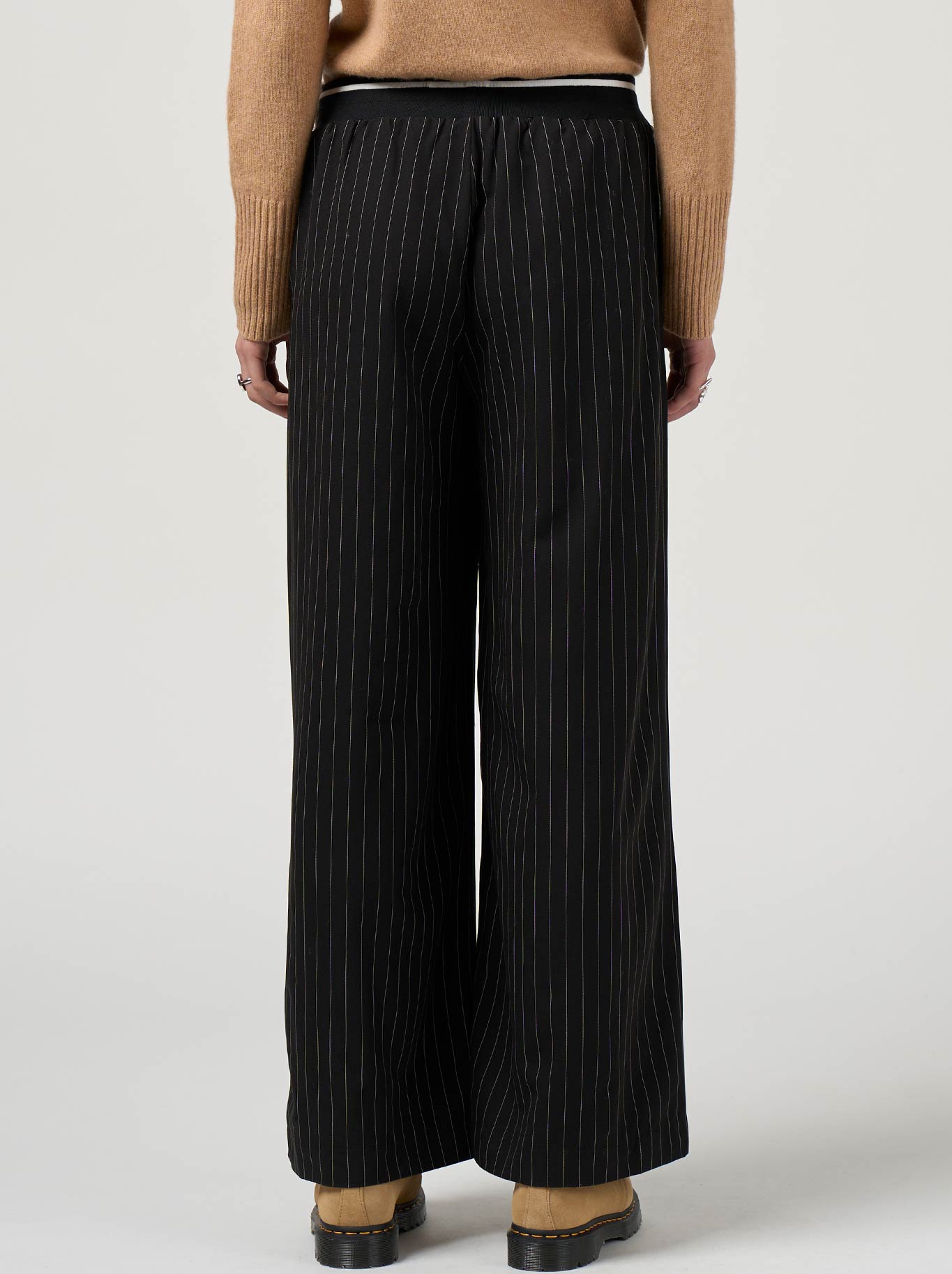 MADLY SWEETLY TRAX PANT (Black)
