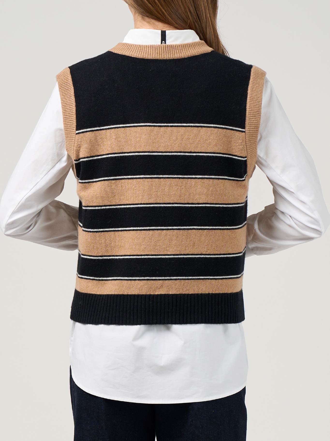MADLY SWEETLY COLLEGE VEST (Camel Black)
