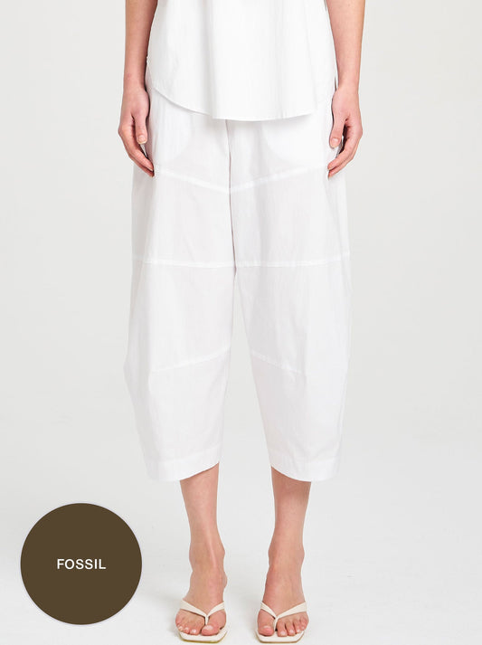 Image of a model wearing Pants. Productname: MELA PURDIE CROPPED TUSCAN in Fossil colour by brand - Mela Purdie