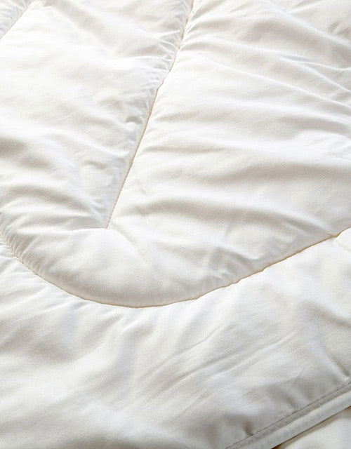 Minijumbuk Everyday Australian Wool Quilt (White)