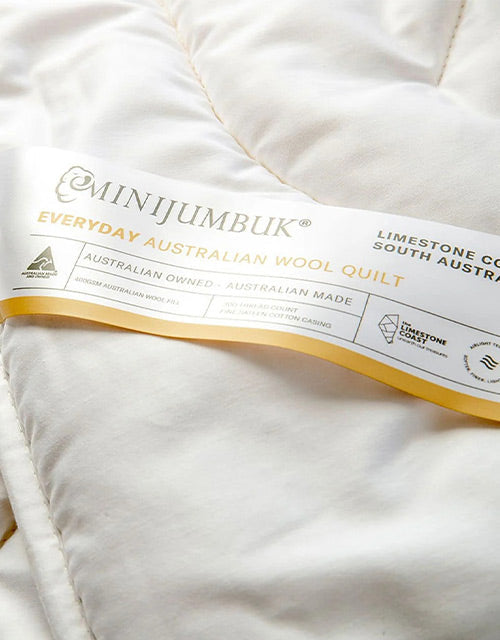 Minijumbuk Everyday Australian Wool Quilt (White)