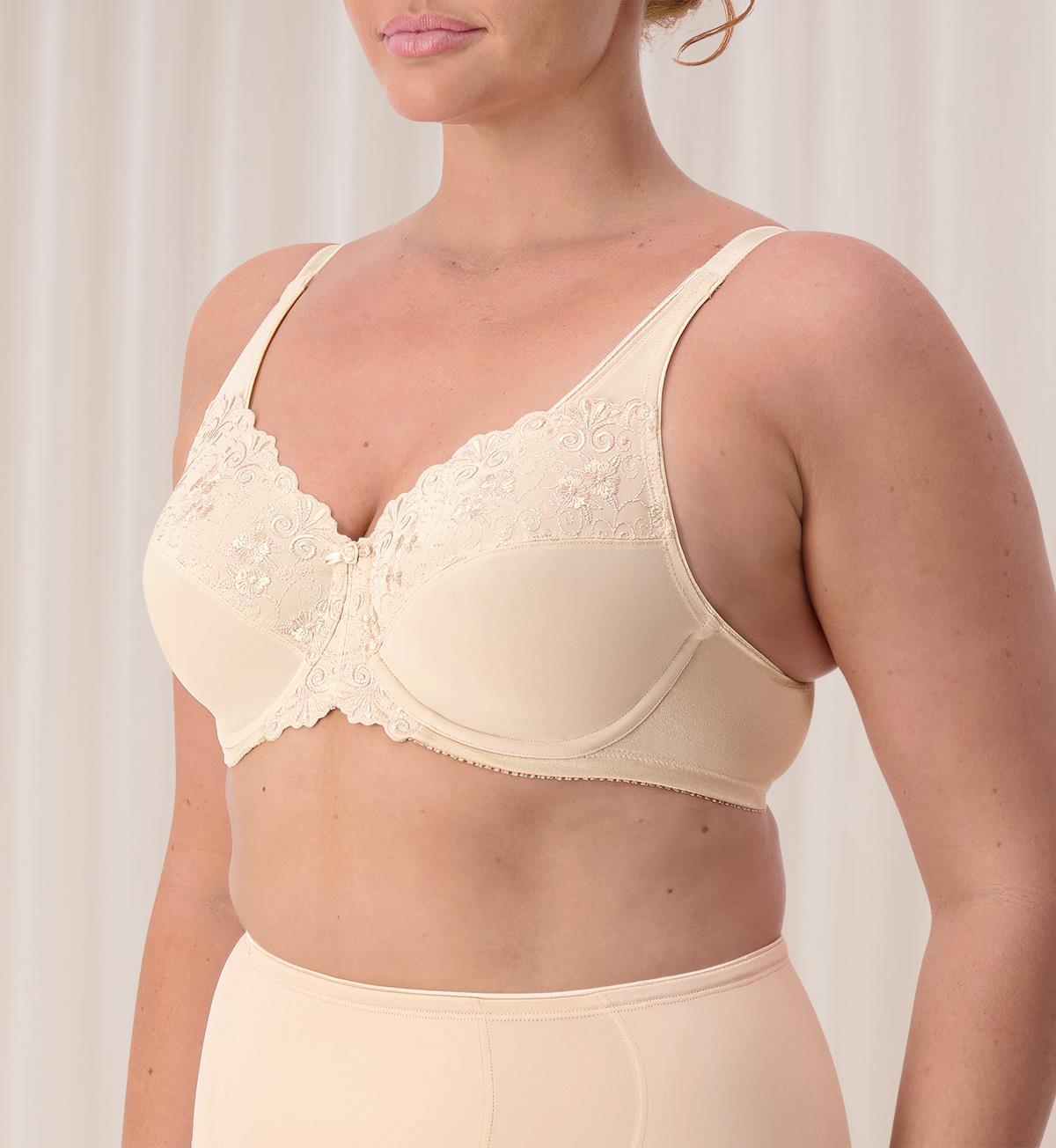 Triumph Embroidered Minimiser Bra (Fawn)