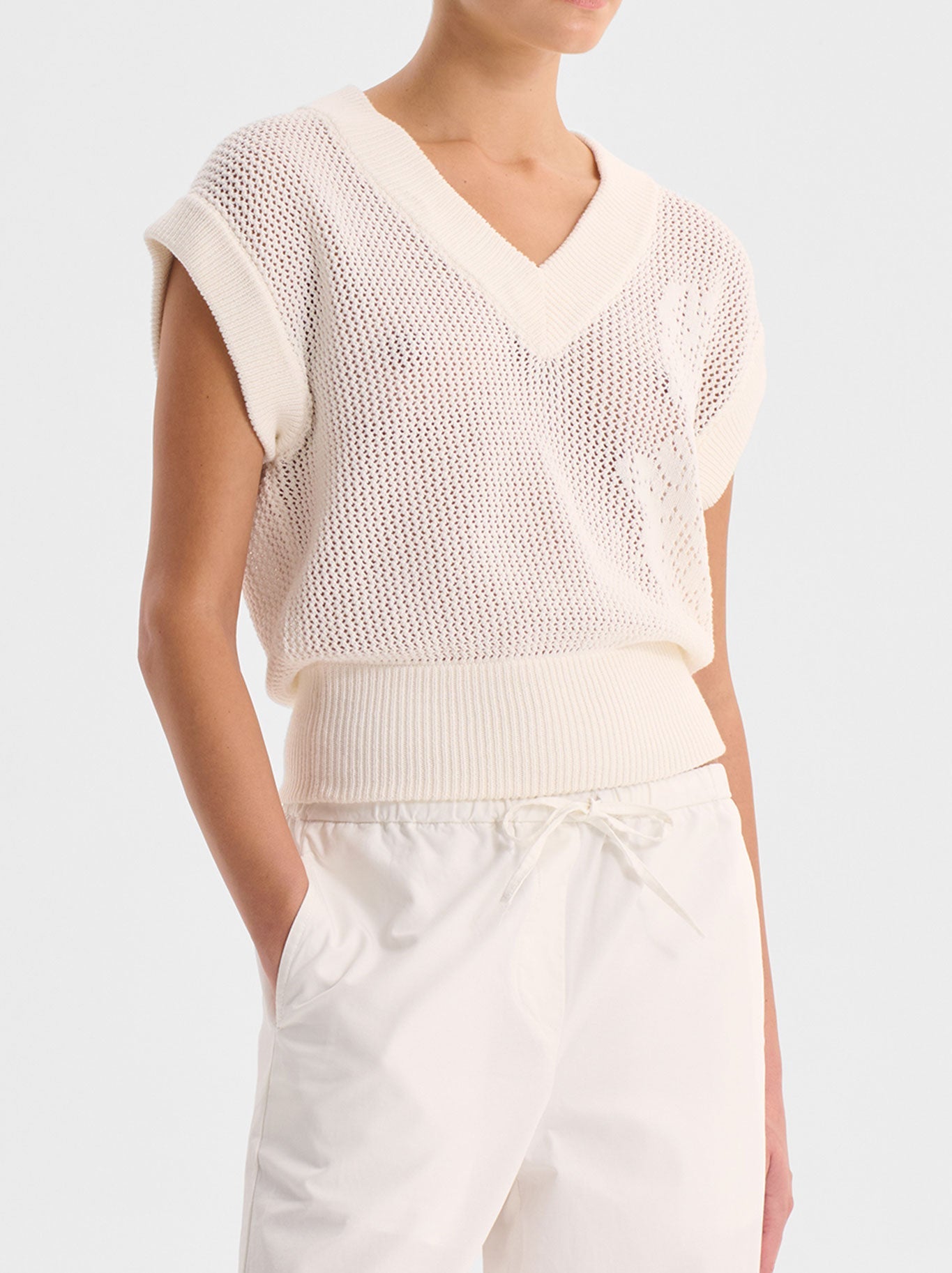 MORRISON CHIARA KNIT VEST (White)