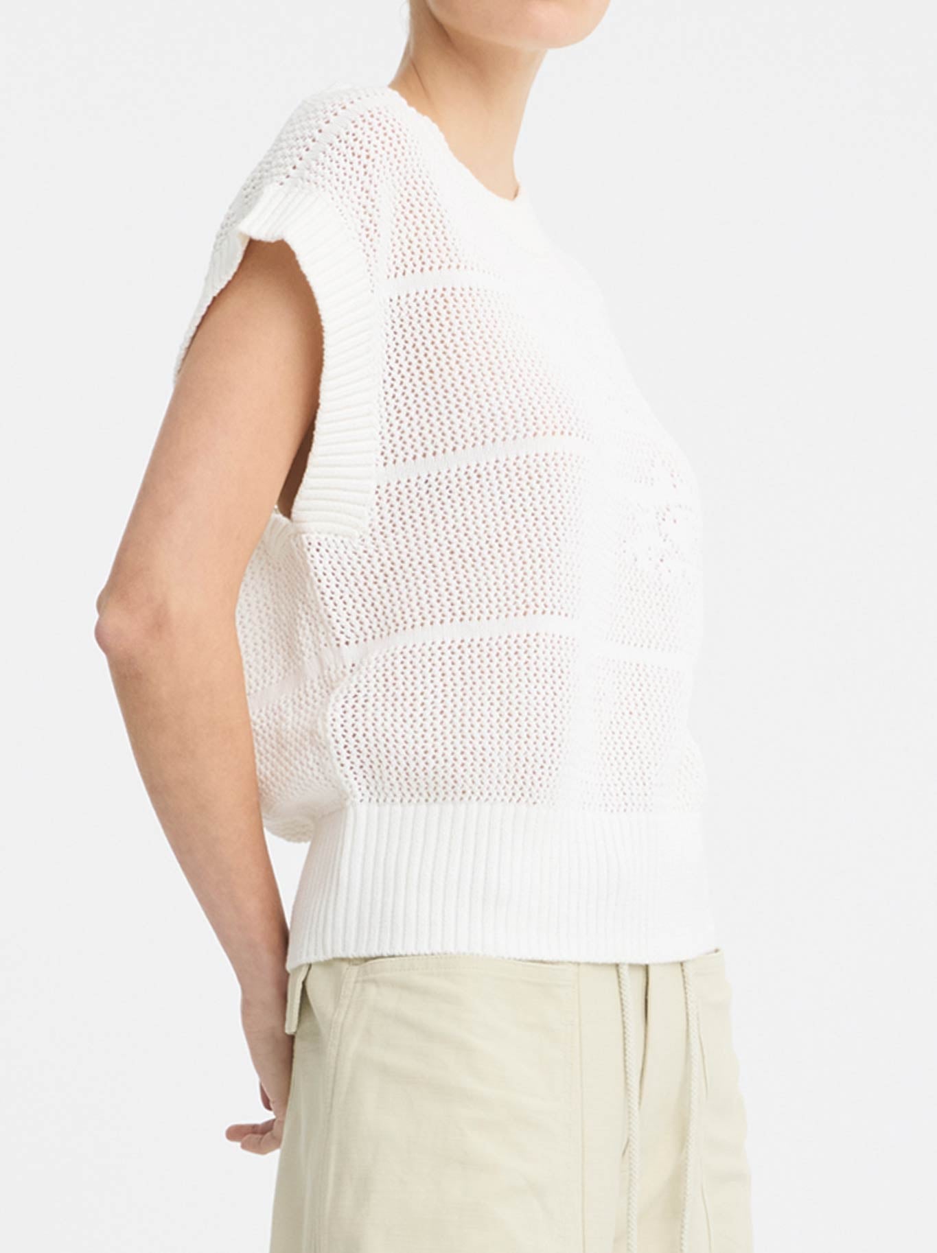 MORRISON ELIRA KNIT VEST (White)