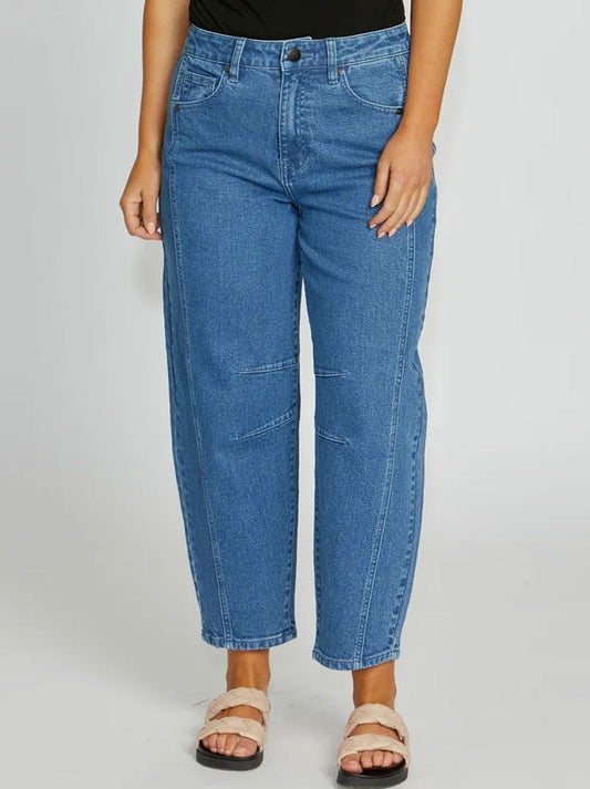 Image of Jeans. Productname: NEW LONDON TRURO BARREL LEG JEAN in Denim colour by brand - New London