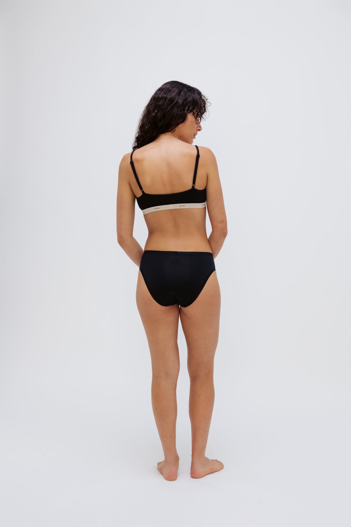 NUNE Triangle Bralette (Black)