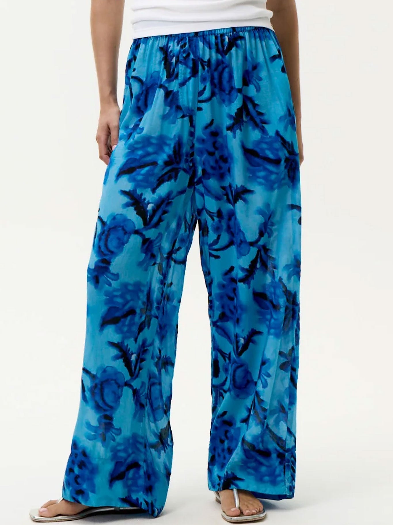 Image of a model wearing Pants. Productname: ONE SEASON ISLA PANT in Milos colour by brand - One Season