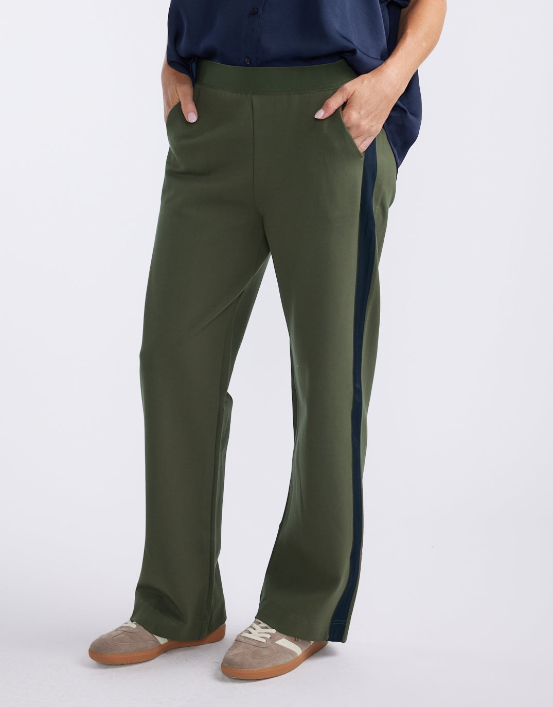 White & Co. Timeless Straight Leg Ponte Pant (Khaki / Navy)