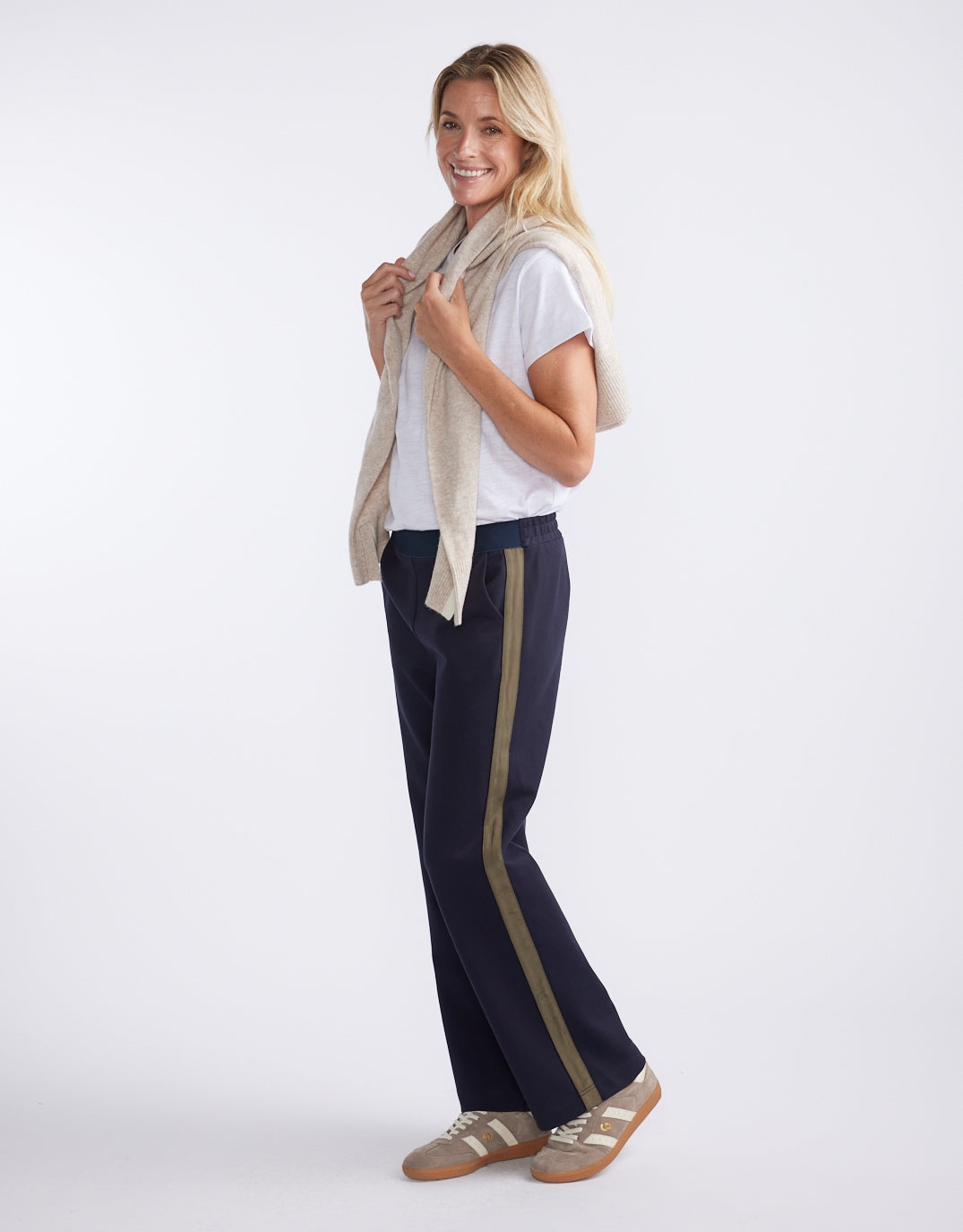 White & Co. Timeless Straight Leg Ponte Pant (Navy/Khaki)