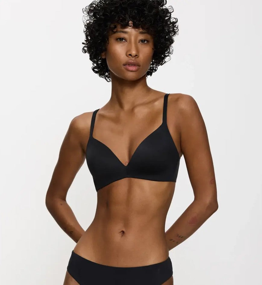 Image of Bras. Productname: Triumph Body Make-Up Soft Touch Wirefree Bra in Black colour by brand - Triumph