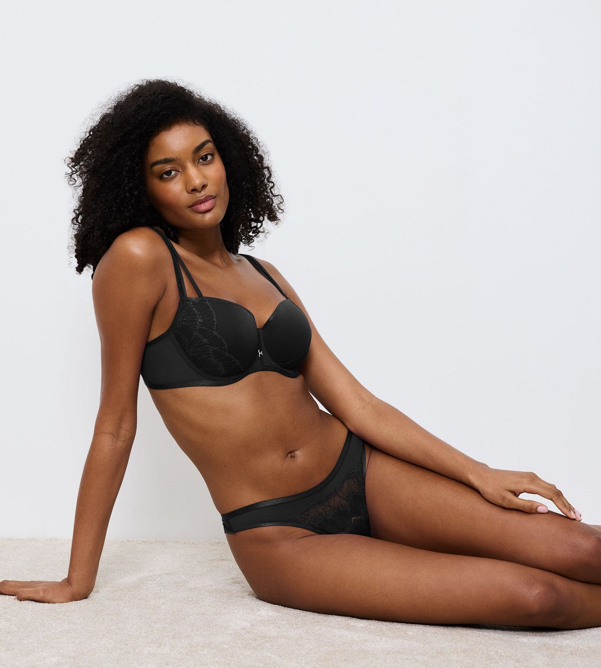 Image of Bras. Productname: Triumph Palina Moonlight Kiss Style Lab Wired Padded Bra in Black colour by brand - Triumph