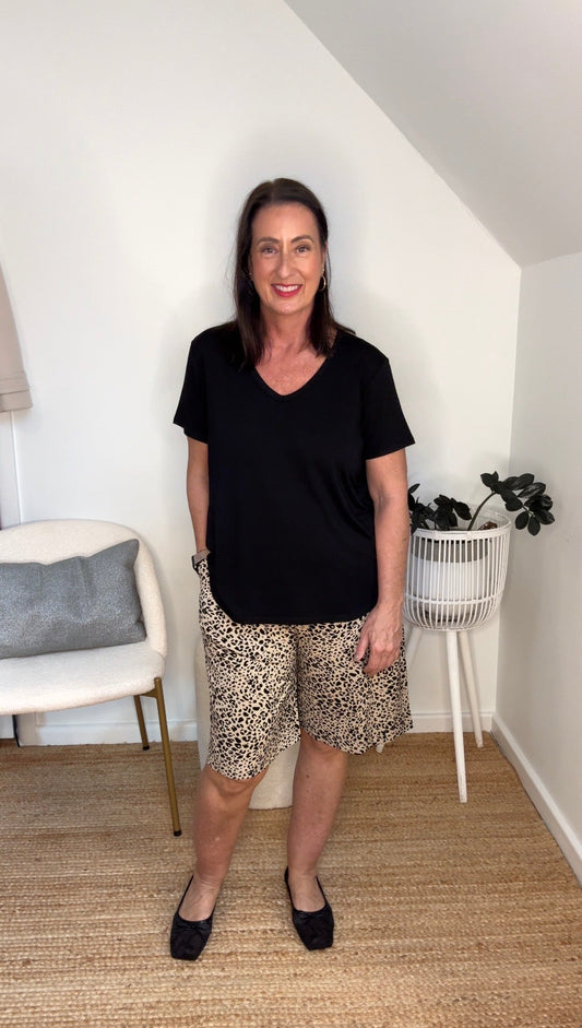 Lou Lou Veronica Bamboo V-Neck T-Shirt (Black)
