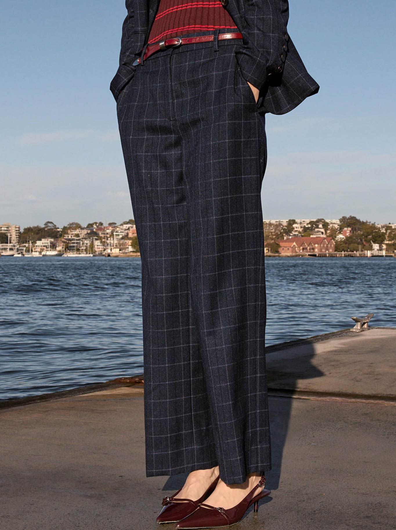 Image of a model wearing Pants. Productname: Pol Davis Man Pant in Ink colour by brand - Pol
