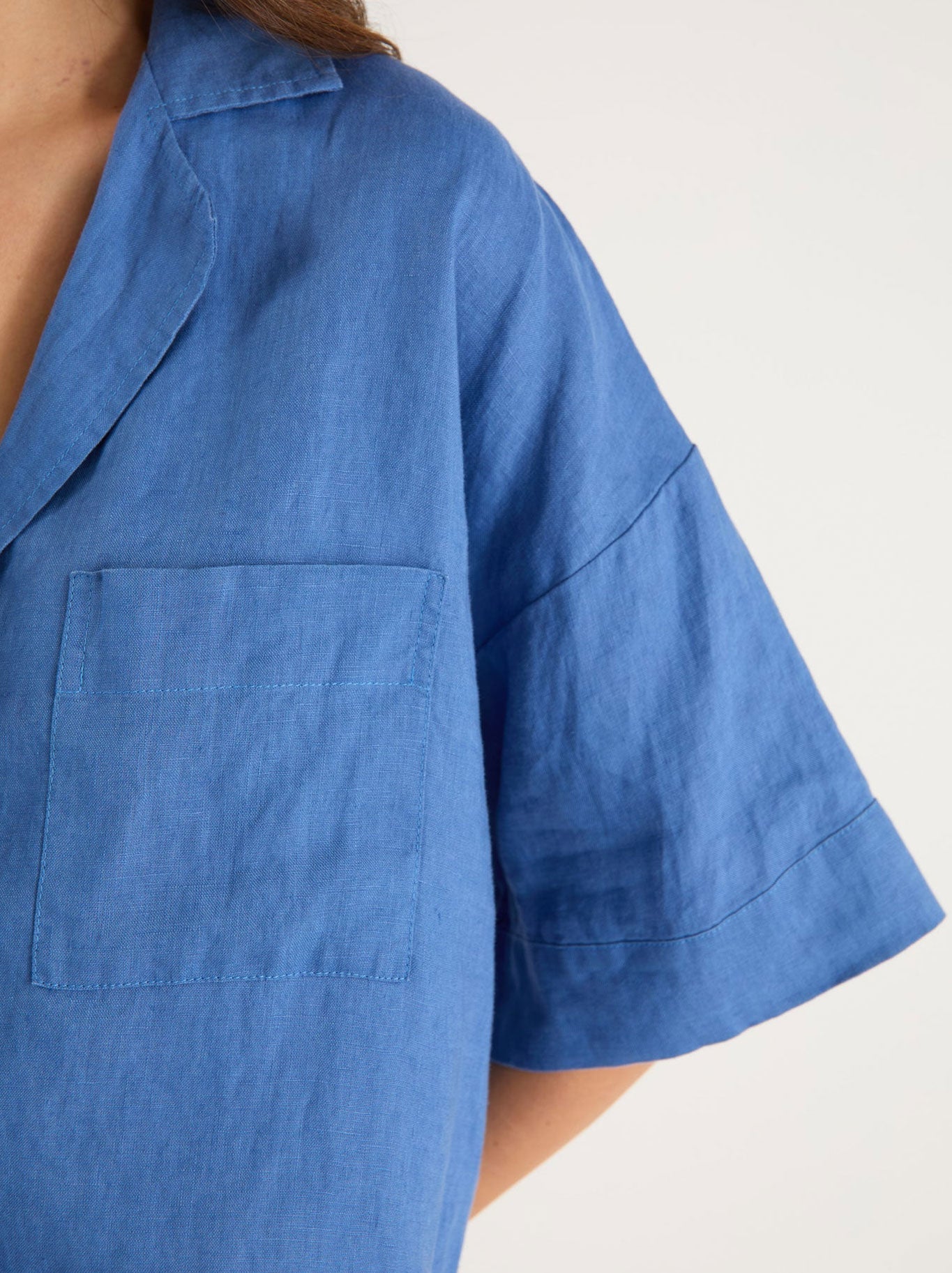 RE:UNION THE LABEL MEANDER LINEN BOXY SS SHIRT (Cornflour Blue Chambray)