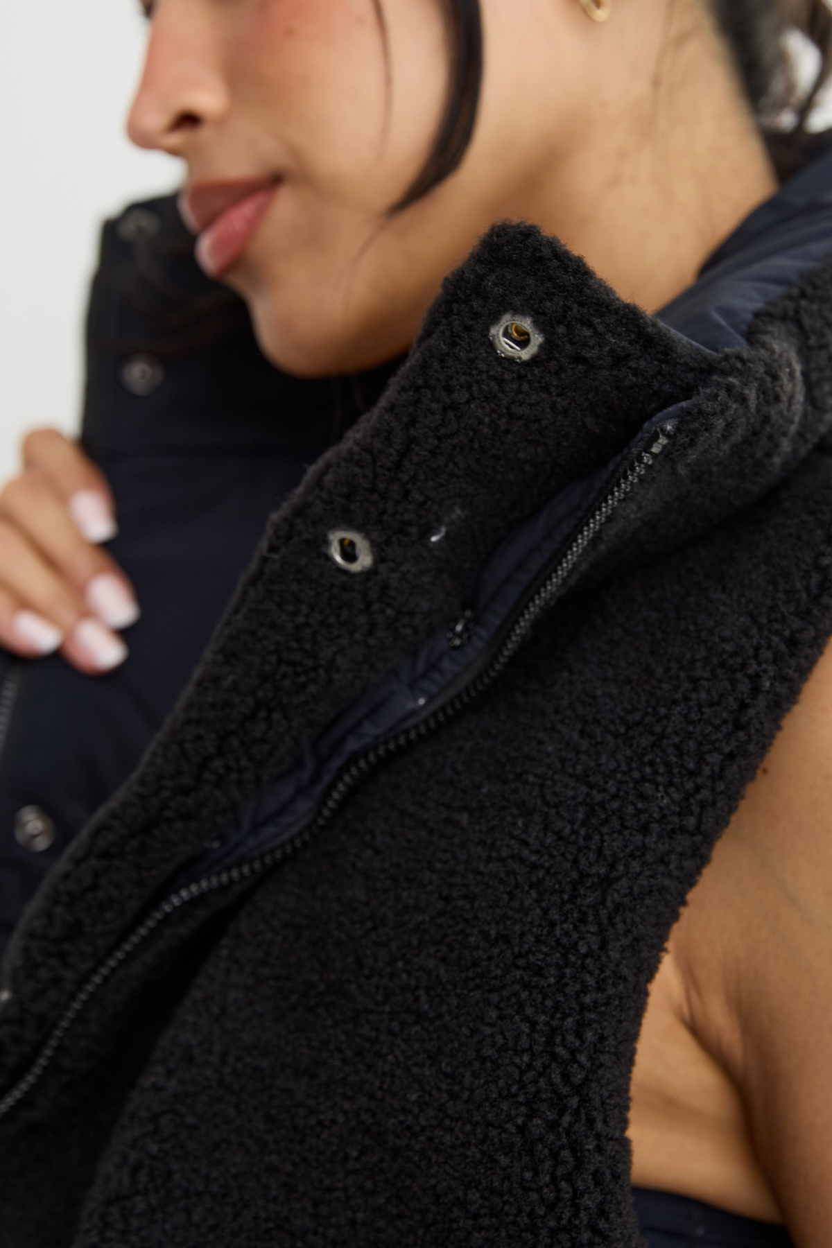Reversible Sherpa Vest (Black)