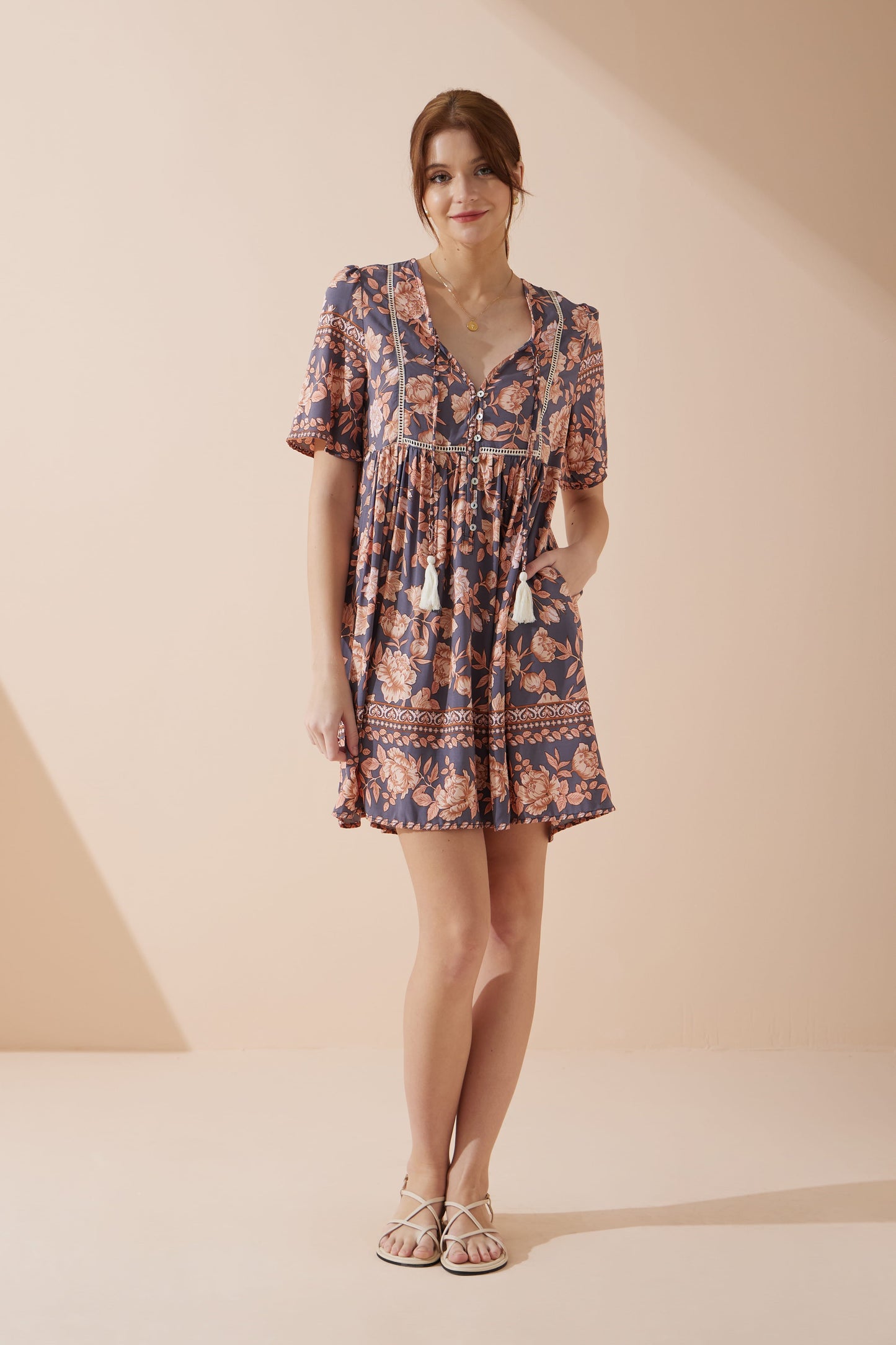 Heychic Amarante Peach Floral Boho V-Neck Mini Dress (Navy)