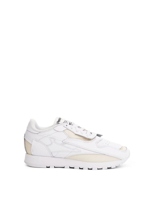 Image of Sneakers. Productname: MAISON MARGIELA Maison Margiela x Reebok Sneaker in White colour by brand - MAISON MARGIELA