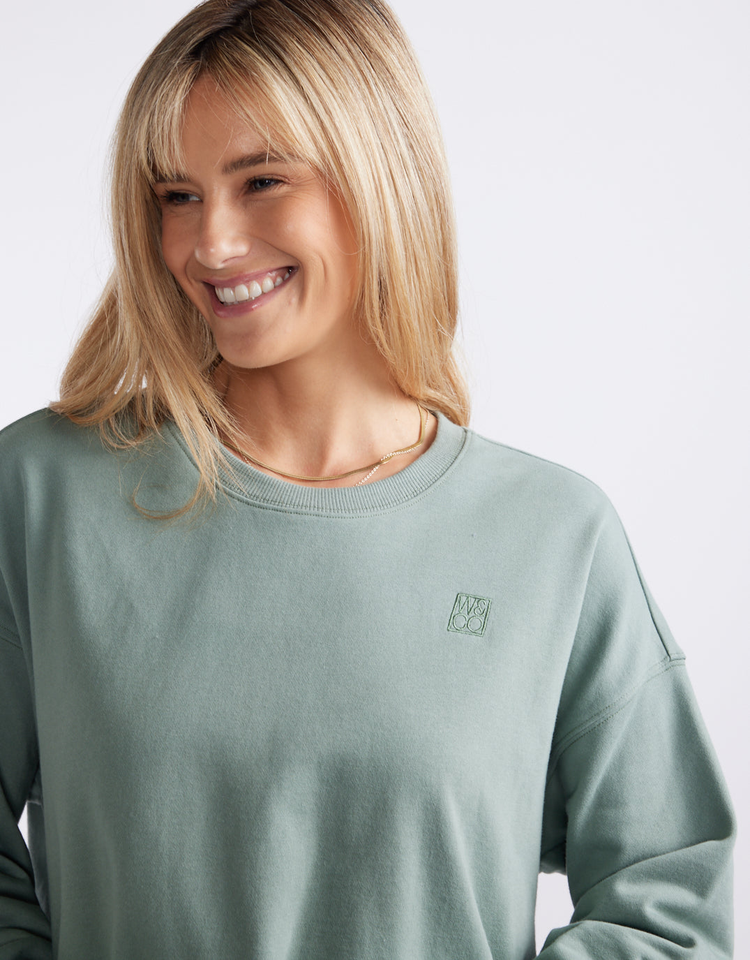 White & Co. Staple Scoop Hem Sweat (Sage)