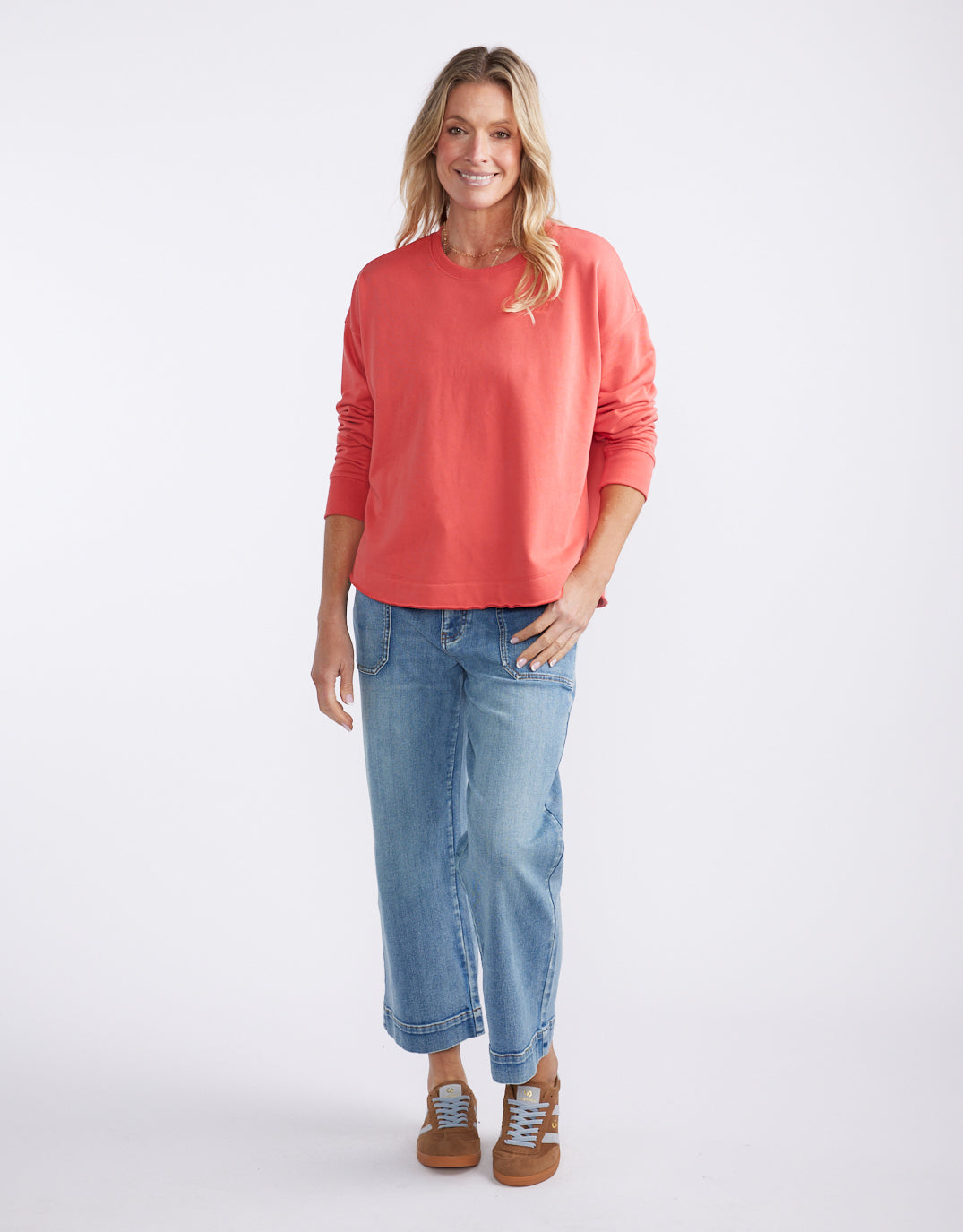 White & Co. Staple Scoop Hem Sweat (Washed Red)