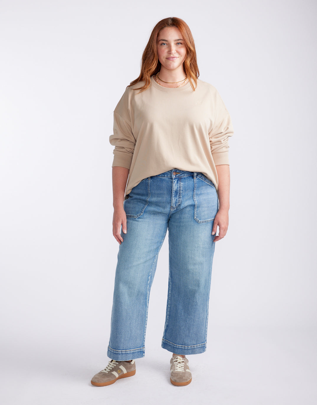 White & Co. Staple Scoop Hem Sweat (Latte)