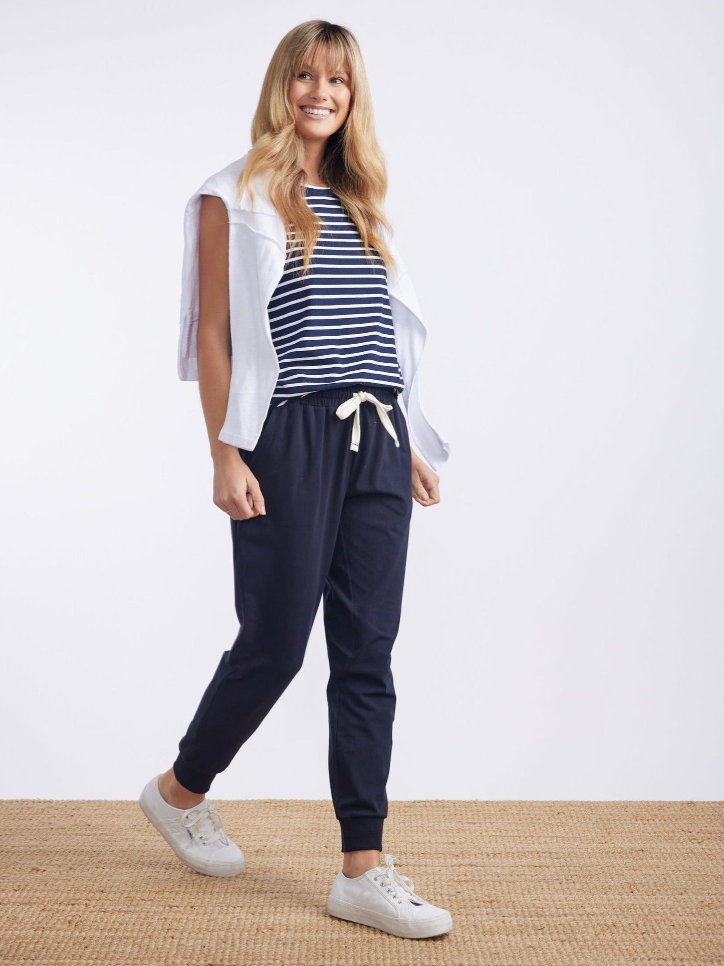 White & Co. The Sunday Lounge Pant (Navy)