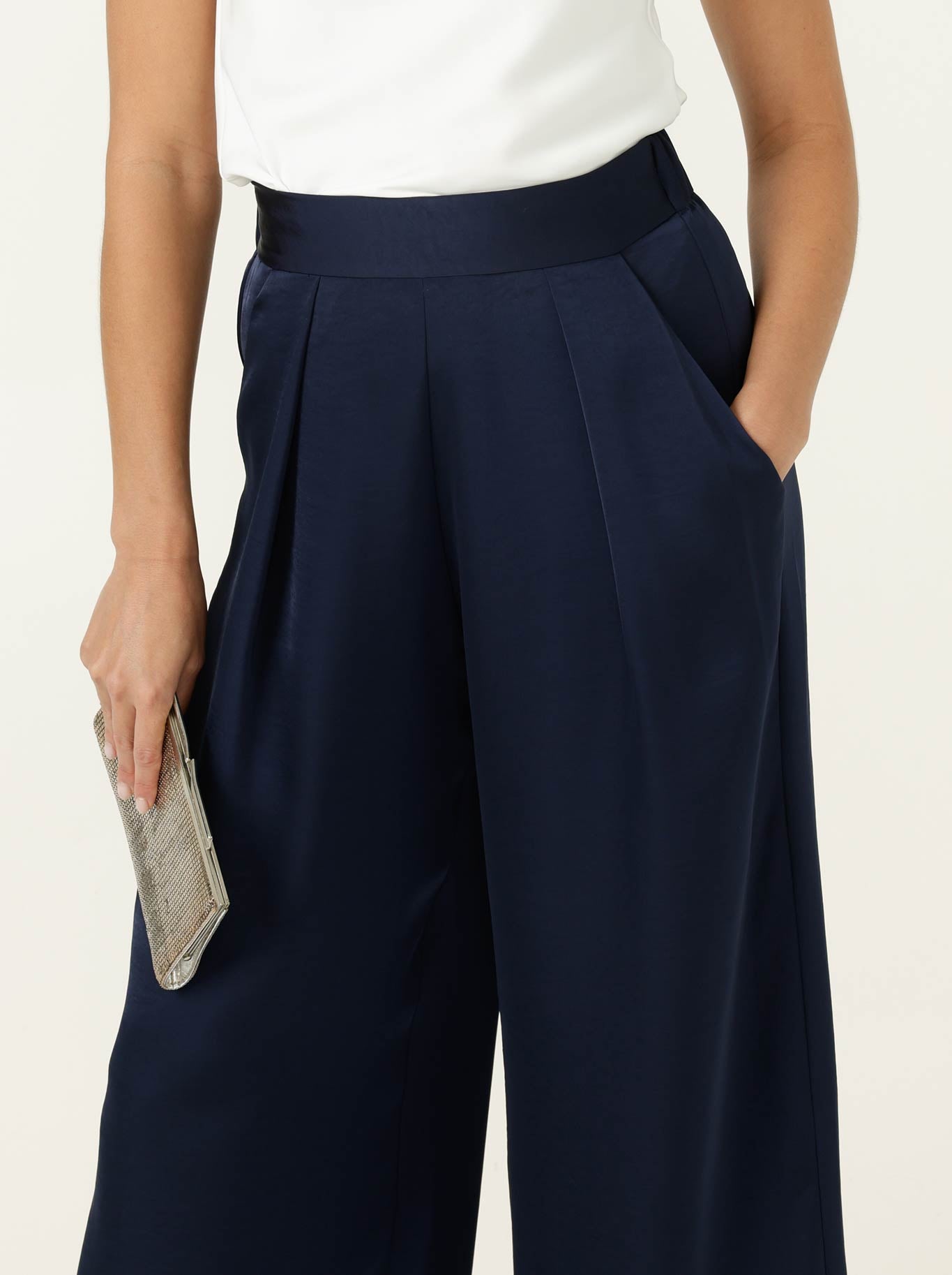SACHA DRAKE LUXE PLEATED TROUSER (Navy)