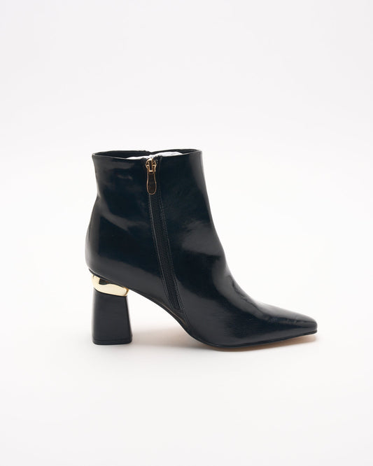 Image of Boots. Productname: Walnut Melbourne Samara Boot in Black colour by brand - Walnut Melbourne