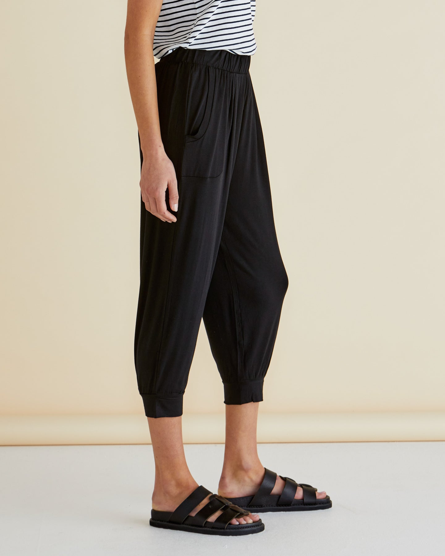 Betty Basics Tokyo 3/4 Pant (Black)