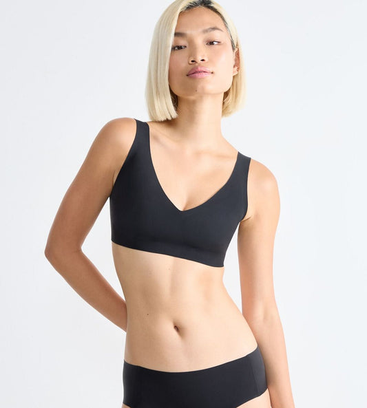 Image of Bras. Productname: Triumph Sloggi Zero Feel 2.0 Bralette in Black colour by brand - Triumph