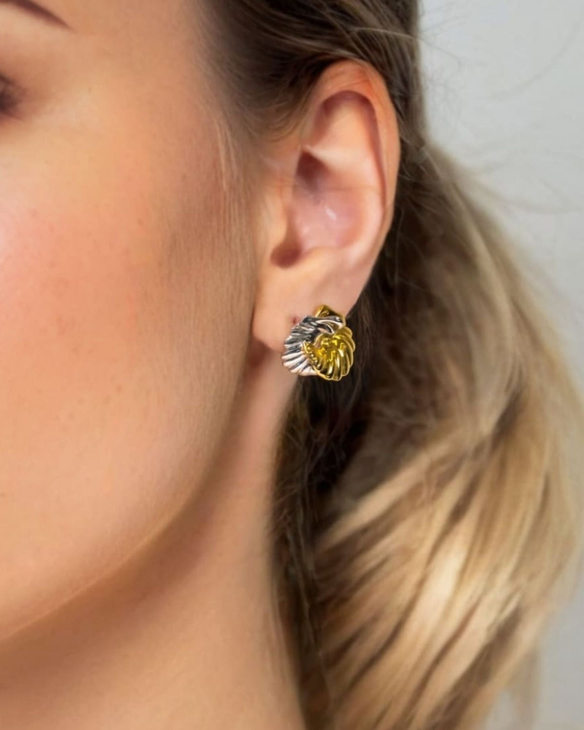 LAVANA Seashell Two-tone Earrings